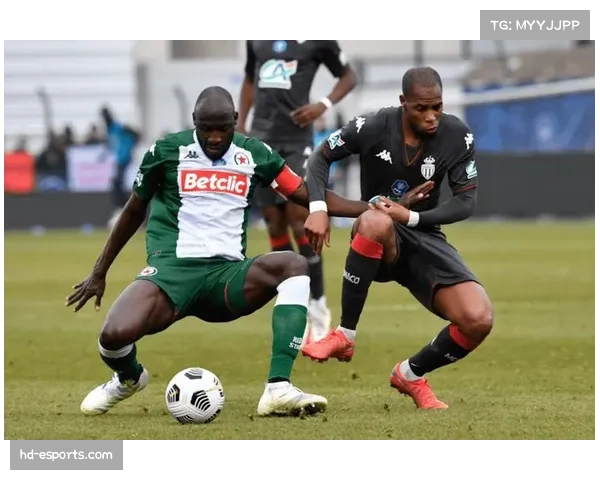 《法国足球》战术专栏前瞻巴黎对阵布雷斯特：矛与盾的极端对决